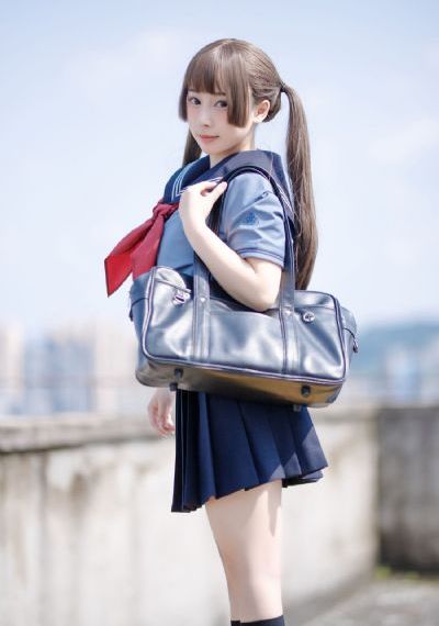 丰满的大胸女朋友5在线观看